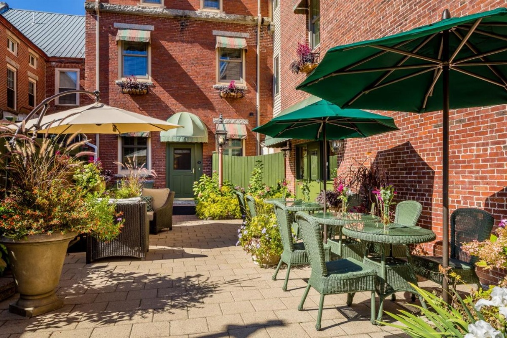 Suites at Belfast Bay